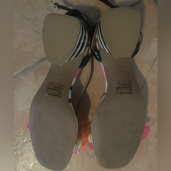 Betsey Johnson Sz 9 Kove Sandals Black White Stripes Florals - Picture 2 of 6